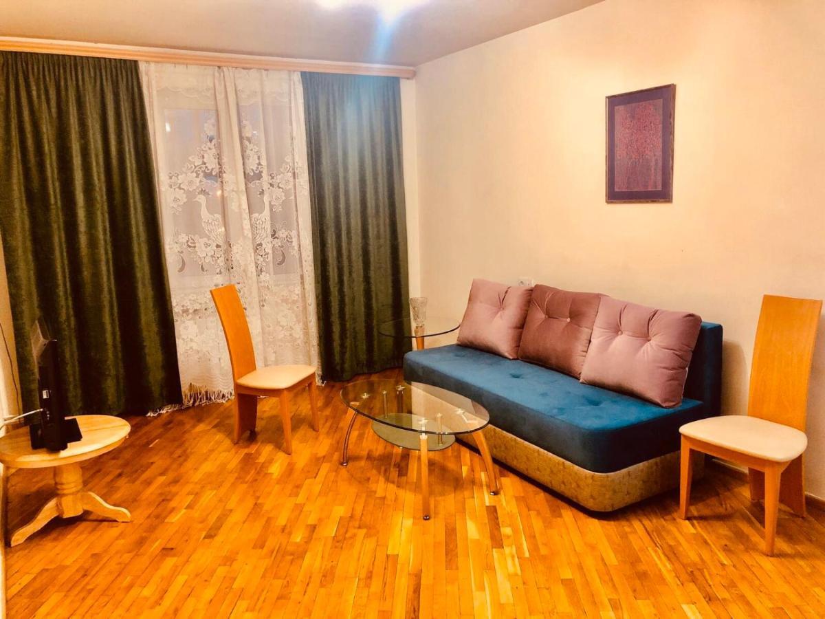 Republic Square Apartment Ереван Экстерьер фото