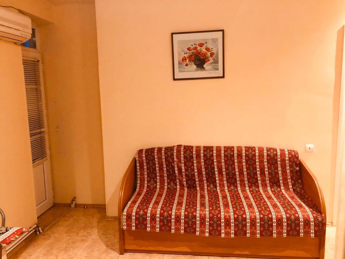 Republic Square Apartment Ереван Экстерьер фото